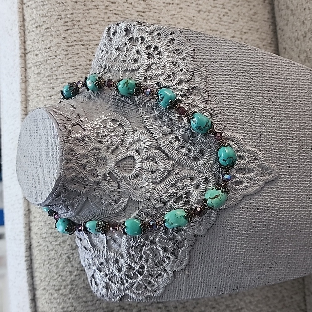 BEADED NECKLACE